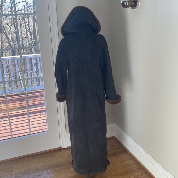 Maxi faux shearling suede winter coat dark academia hooded quiet luxury black - Picture 8 of 11